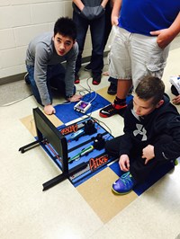 Students Design Dragsters